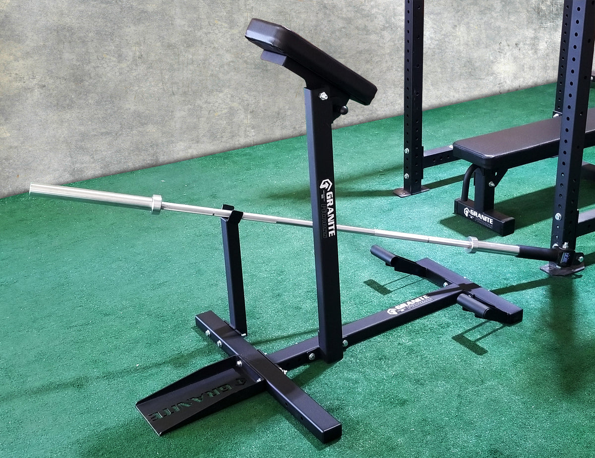 Machine chest supported row with online band